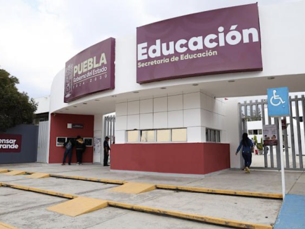 Mantiene SEP atención permanente a la Escuela Normal Rural “Carmen Serdán” de Teteles